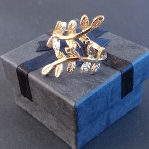 Gold Nature-Inspired Leaf Design Ring